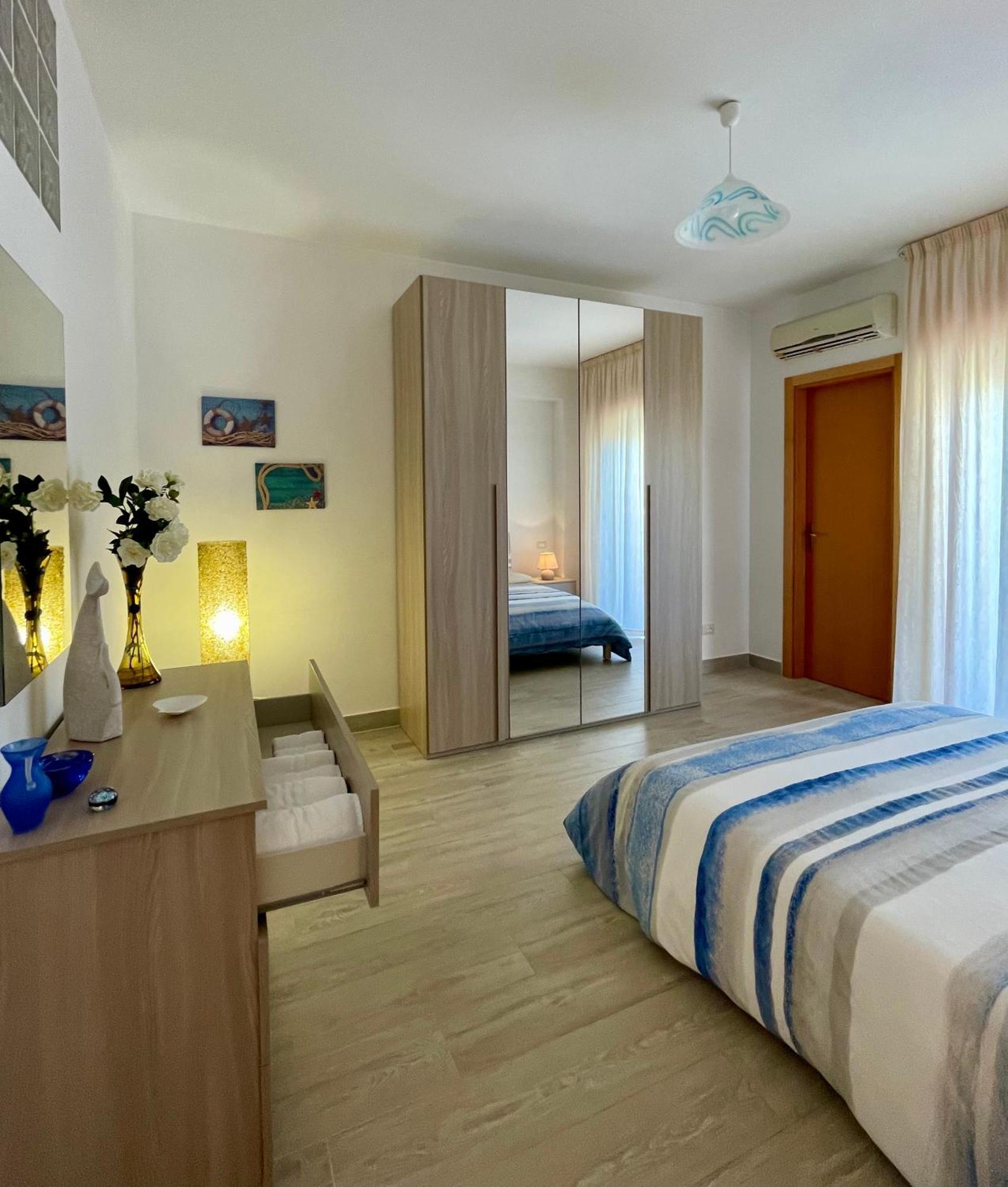 Vistamare Apartments Reggio di Calabria Exteriör bild