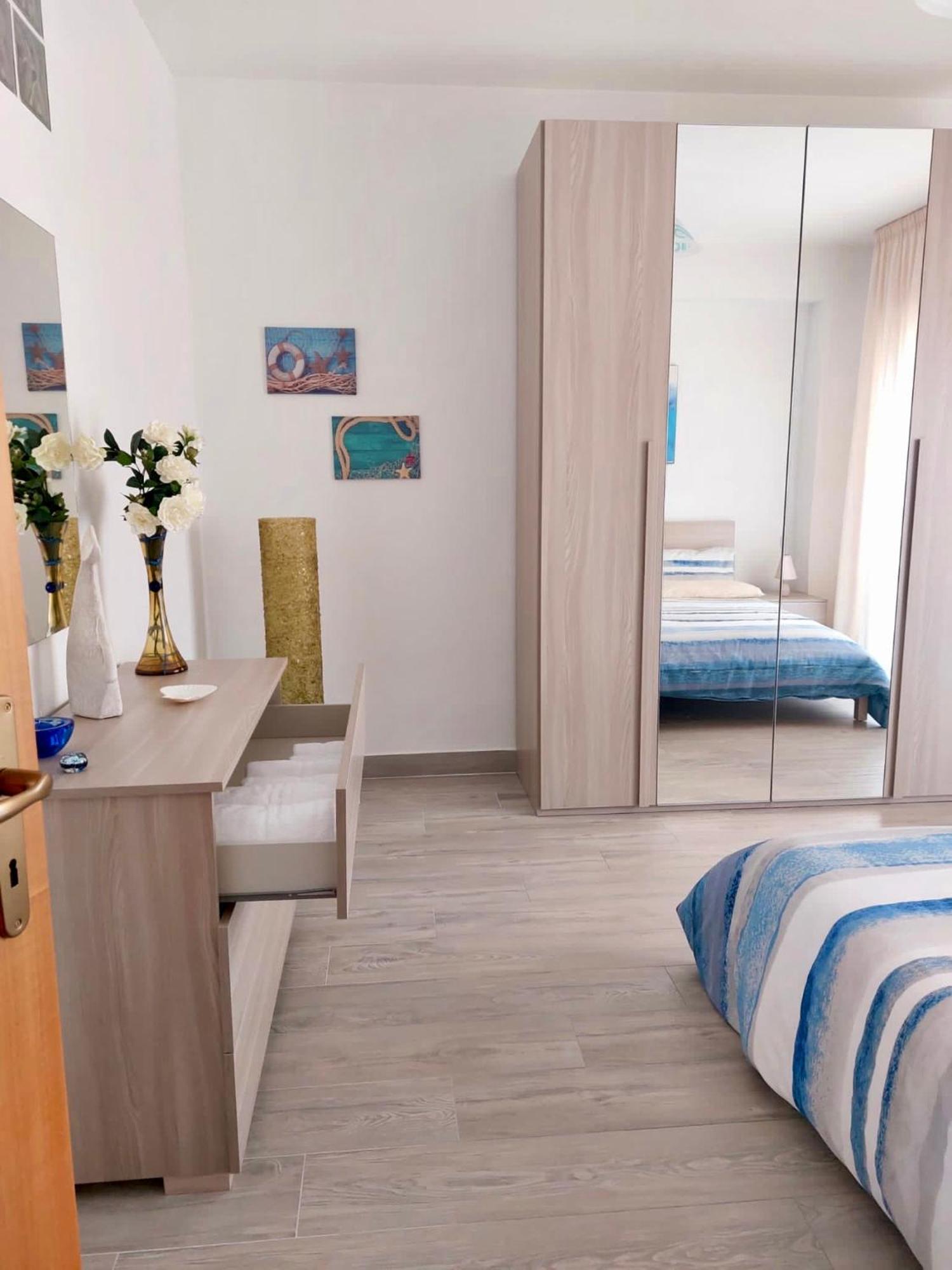 Vistamare Apartments Reggio di Calabria Exteriör bild
